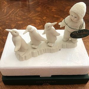 “NIB”DEPARTMENT 56-Walk Like A Penguin Snowbabies